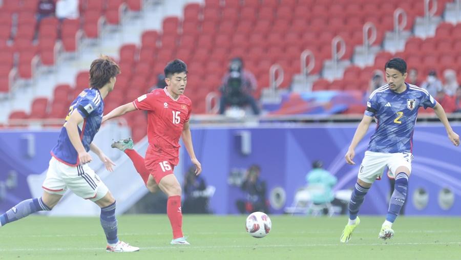 Dinh-Bac-tro-thanh-cau-thu-tre-tuoi-ghi-ban-tai-Asian-Cup-2024